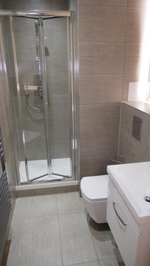Stylish 2 Bedrooms, 2 Bathrooms With Workspace In Milton Keynes Esterno foto